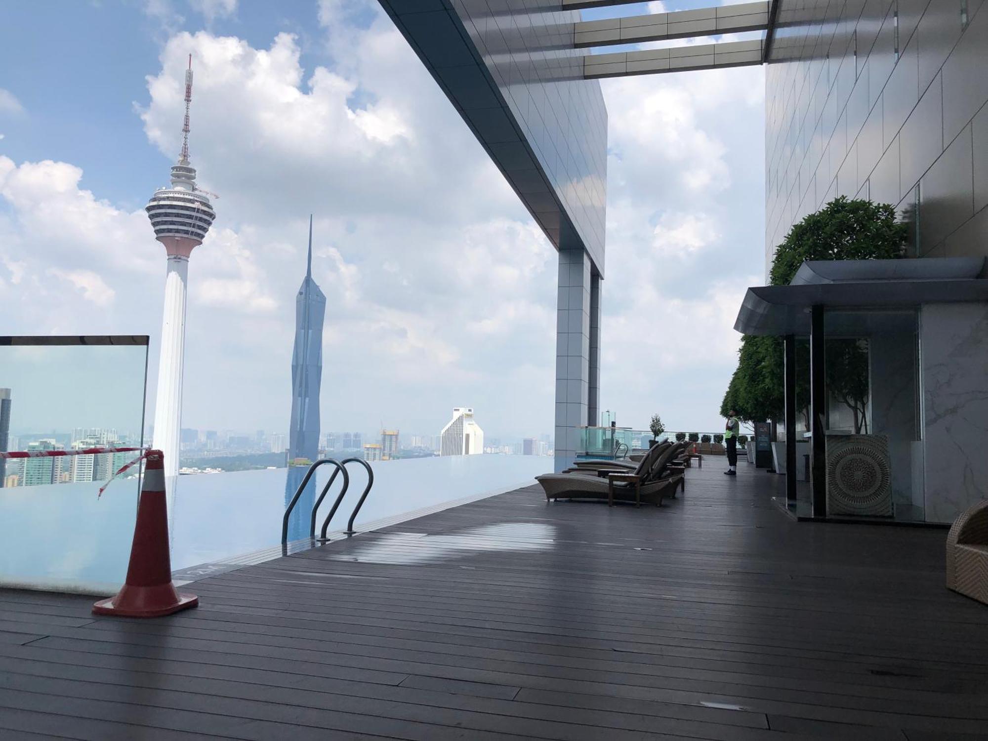 Amazing Pool By Platinum Suites Klcc Kuala Lumpur Esterno foto