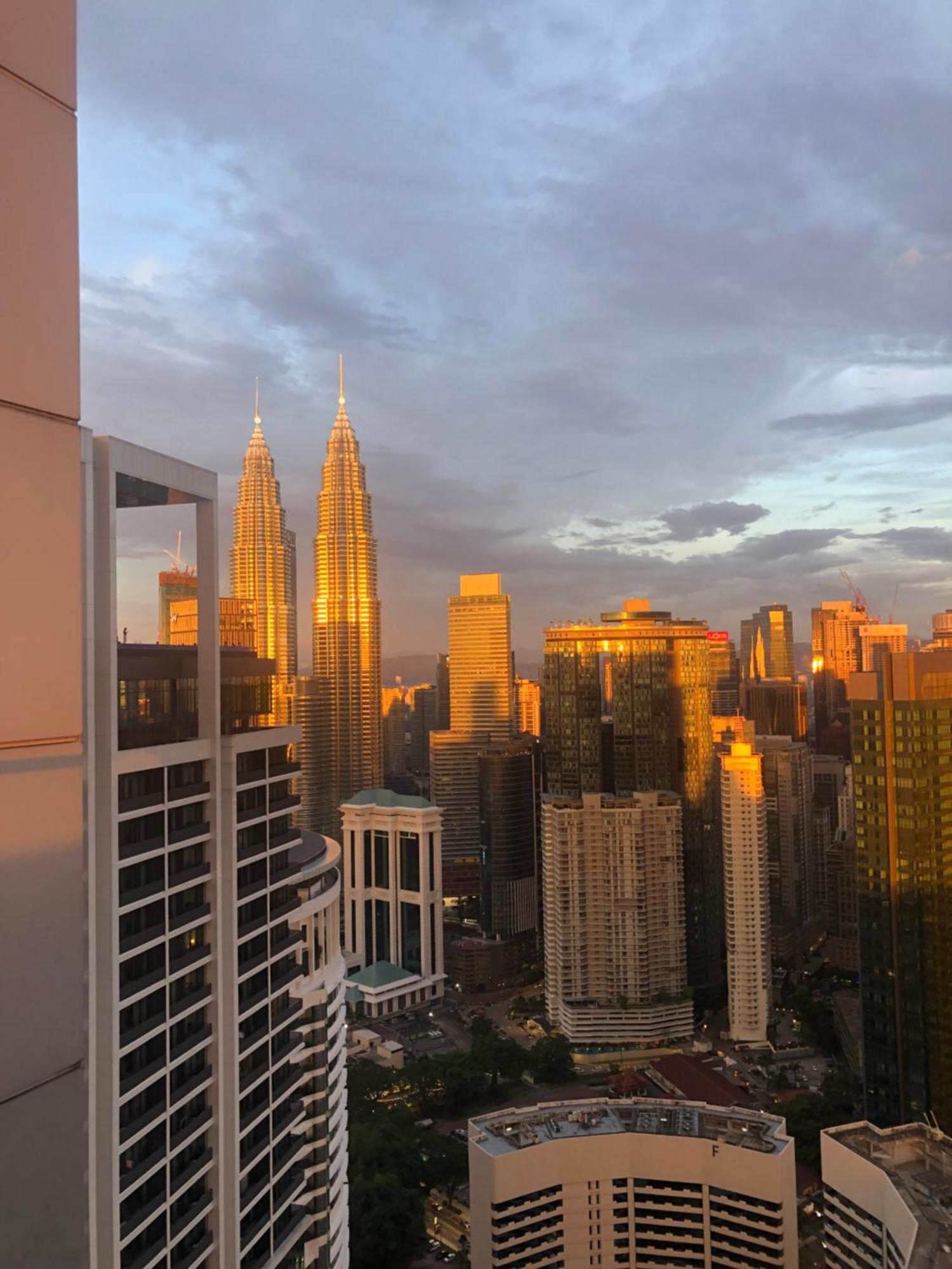 Amazing Pool By Platinum Suites Klcc Kuala Lumpur Esterno foto